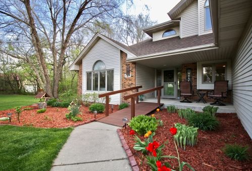 11308 Ridgecrest Dr, The Ledges, IL 61073-8105