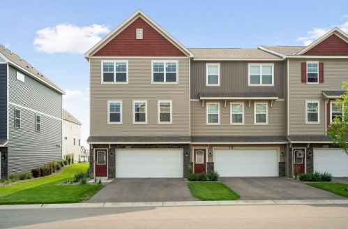 8725 Granite Cir, Saint Paul, MN 55129