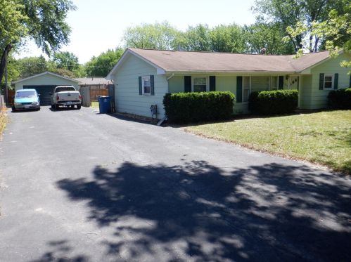 2422 Nuclear Dr, Joliet, IL 60431-1239