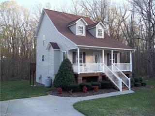 817 Carowood Dr, Asheboro, NC 27205-1199