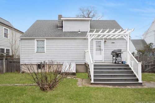 65 Quintard Ave, Norwalk CT  06854-3713 exterior