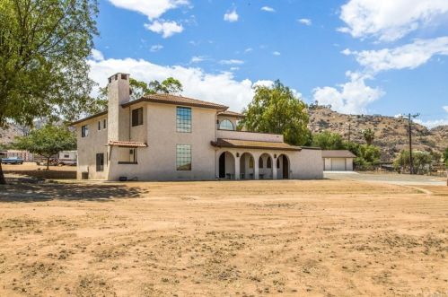 24825 Manton Rd, Colton, CA 92324-9325