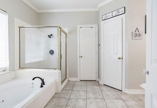 901 Hilton Dr, Midlothian TX  76063-3840 exterior