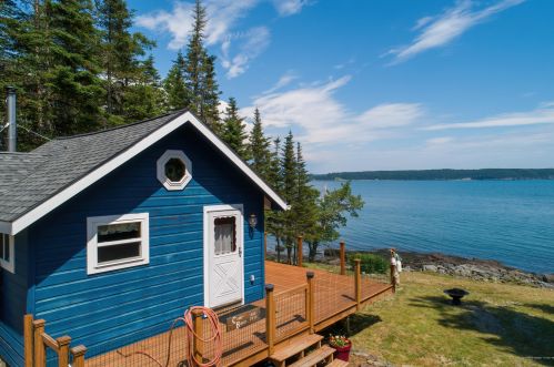 70 Old Town Rd, Jonesport, ME 04649-3533