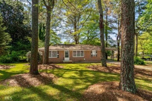 1573 Rex Rd, Morrow, GA 30260-3519