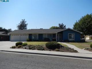 2207 Hillcrest Ave, Visalia, CA 93292-1337
