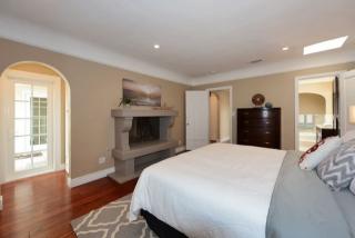 10864 Wellworth Ave, Los Angeles CA  90024-4917 exterior
