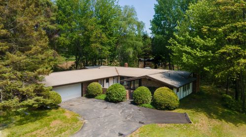 12 Brookside Dr, Standish, ME 04084-6439