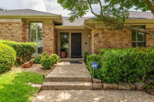 16314 Amberwood Rd, Dallas TX  75248-2814 exterior