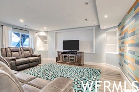 6537 Hvn Maple Dr, Taylorsville UT 84081-4162 exterior