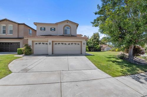 3748 Cavern Pl, Carlsbad, CA 92010-6585