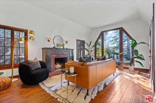 1212 Cedar St, Glendale CA  91207-1427 exterior