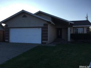 1601 Sutter Ln, Lodi, CA 95240-6269
