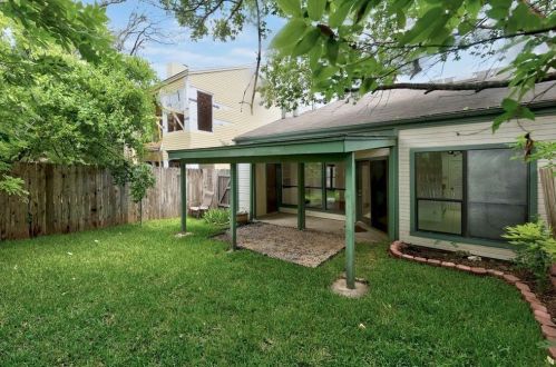 6501 Columbia Oaks Ct, Austin TX  78759-3862 exterior