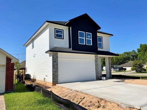 11037 Bois D Arc St, Morgans Point, TX 77571-9512