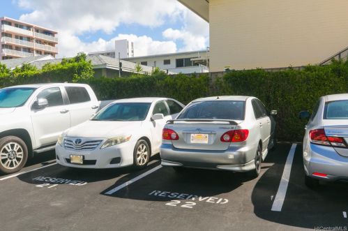 1550 Wilder Ave, Honolulu HI  96822-4678 exterior