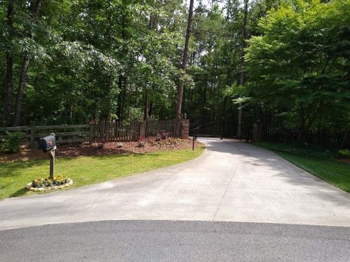 2180 Holly Brook Ln, Holly Springs, GA 30114-8771