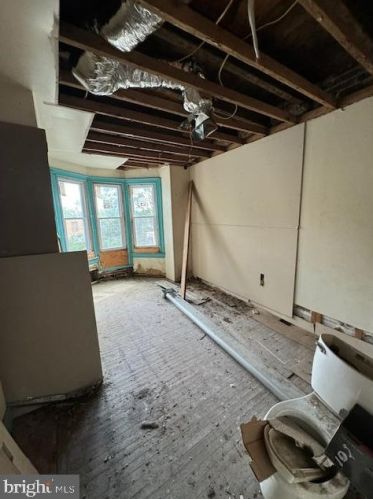 129 63rd St, Philadelphia PA 19142-2303 exterior