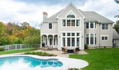 1 Wheatfield Dr, Wallingford, CT 06492-5454
