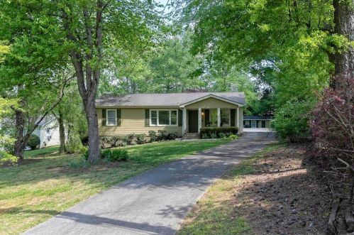 1906 Maple Dr, Kennesaw, GA 30144-1827