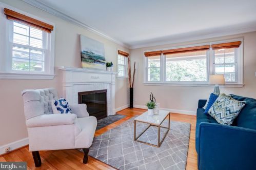 106 Lynnmoor Dr, Silver Spring MD 20901-1516 exterior