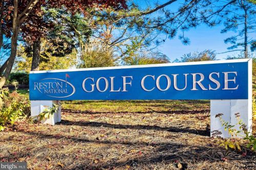 2139 Colts Neck Ct, Herndon VA  20191-1841 exterior