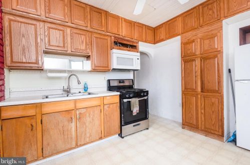 841 Lalor St, Trenton NJ  08610-6556 exterior