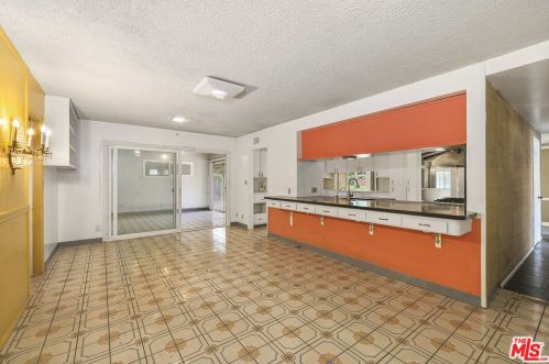 1216 Riv Ln, Santa Ana CA 92706-1425 exterior