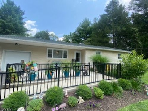 111 Lilac Dr, Annandale, NJ 08801-3454