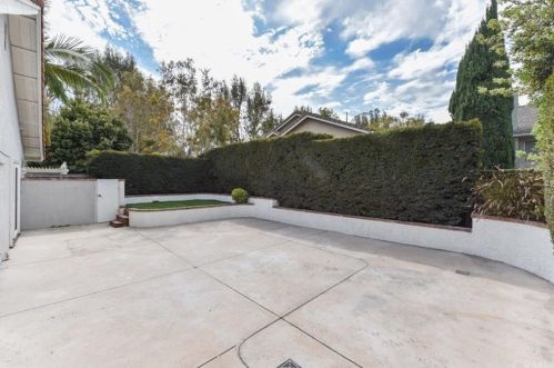 12 Campanero, Irvine CA  92620-1821 exterior