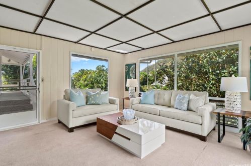 3430 Kaohinani Dr, Honolulu HI  96817-1022 exterior