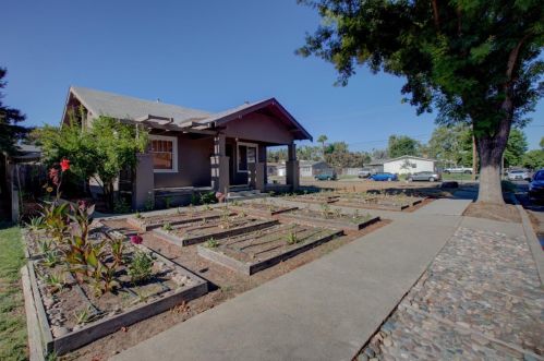482 Olive Ave, Turlock, CA 95380-4824