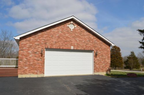 1596 Saddle Dr, Festus, MO 63028-3301