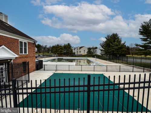 2701 Leaf Drop Ct, Silver Spring MD 20906-6180 exterior