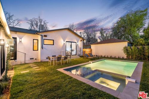 4849 Stern Ave, Van Nuys CA  91423-1923 exterior