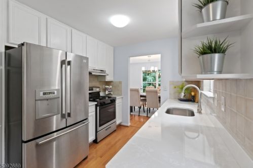 5 Garfield Way, Princeton NJ  08540-1669 exterior