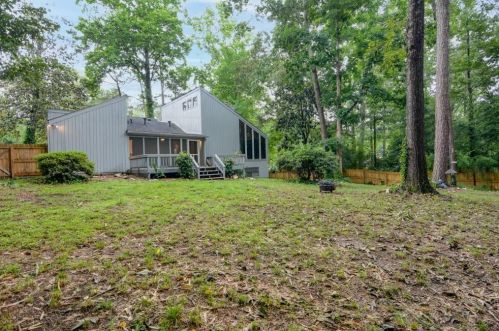 2885 Hill Park Ct, Marietta, GA 30062-1454