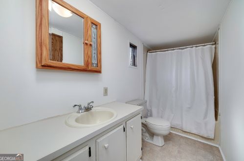 252 Lakeview Dr, Locust Grove GA  30248-3820 exterior