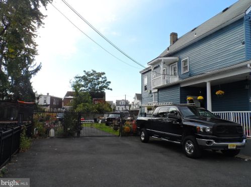 117 Washington St, Trenton, NJ 08611-3671