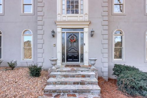 1775 Brandon Hall Dr, Atlanta GA  30350-3706 exterior