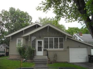 909 8th St, Fargo ND  58102-1429 exterior