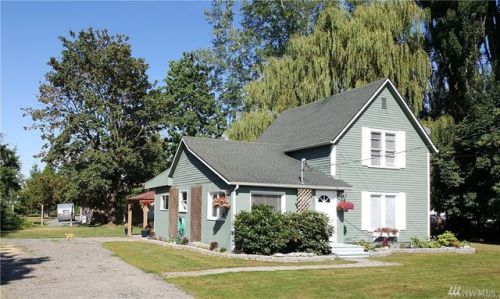 207 2nd St, Everson, WA 98247-8223
