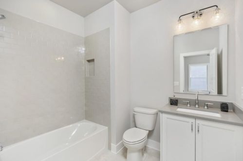 4007 Haverhill Dr, Atlanta GA  30342-3881 exterior