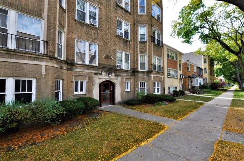 2701 Estes Ave, Chicago, IL 27011-3011