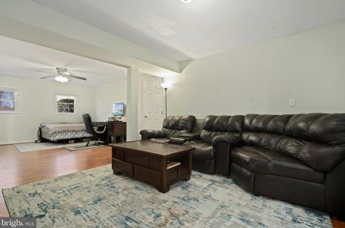 10121 Schoolhouse Woods Ct, Springfield VA  22015-2725 exterior