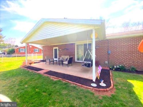 3551 Fox Run Rd, York, PA 17315-3741