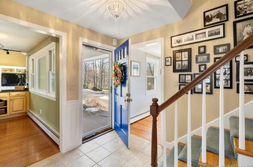 3 Ledge Rd, Glastonbury, CT 06033-3847