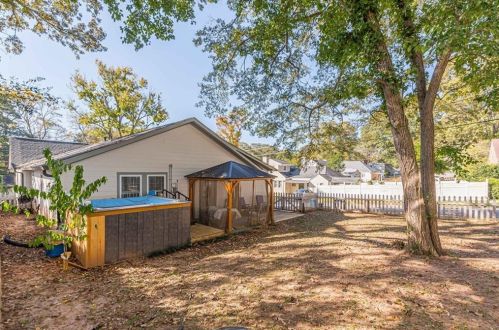 1859 Forrest Ave, Atlanta GA  30344-2411 exterior