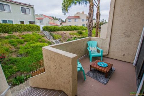 6921 Quail Pl, Carlsbad, CA 92009-4130