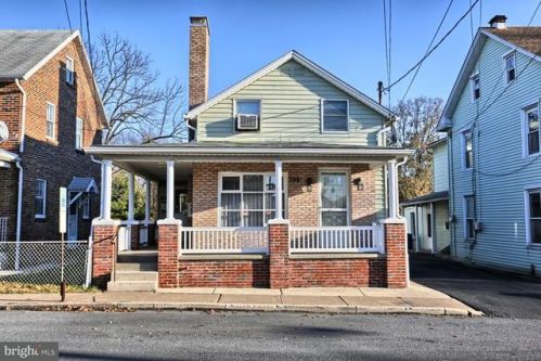 796 Highland St, Harrisburg, PA 17113-1532